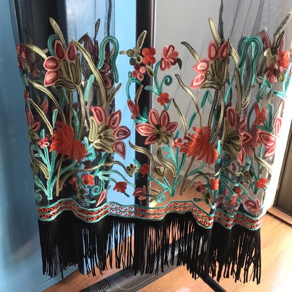 Long Shear Embroidered w/Tassels Jacket 🍀 - Picture 4 of 6